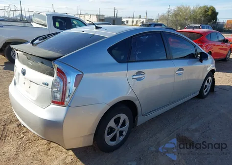 2013 Toyota Prius Three z USA, uszkodzony, nr VIN JTDKN3DU9D0346272